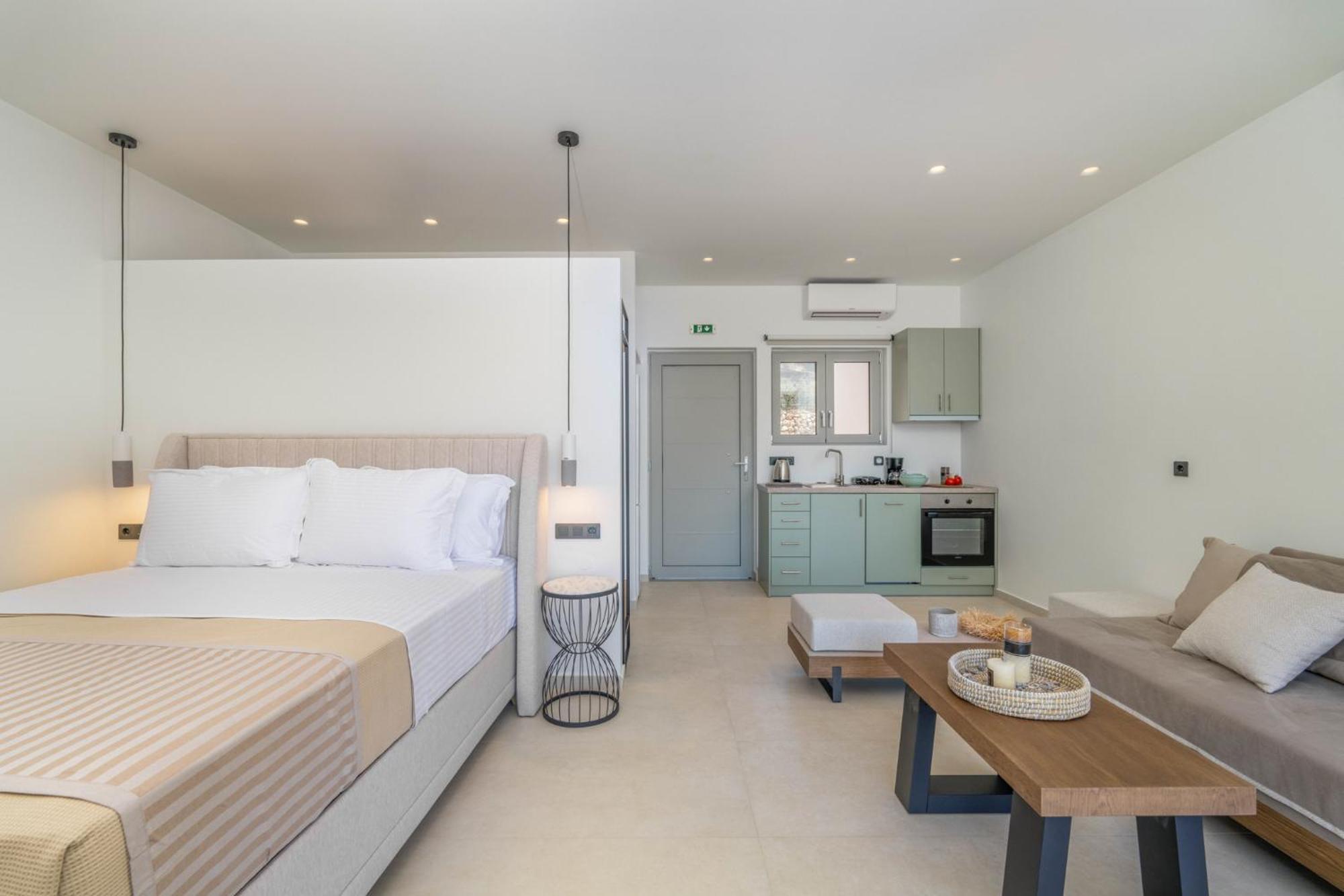 Mellamare Luxury Suites Athánion Exteriör bild